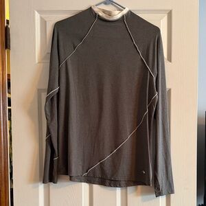 Tahari Gray Crewneck Women’s Sweater